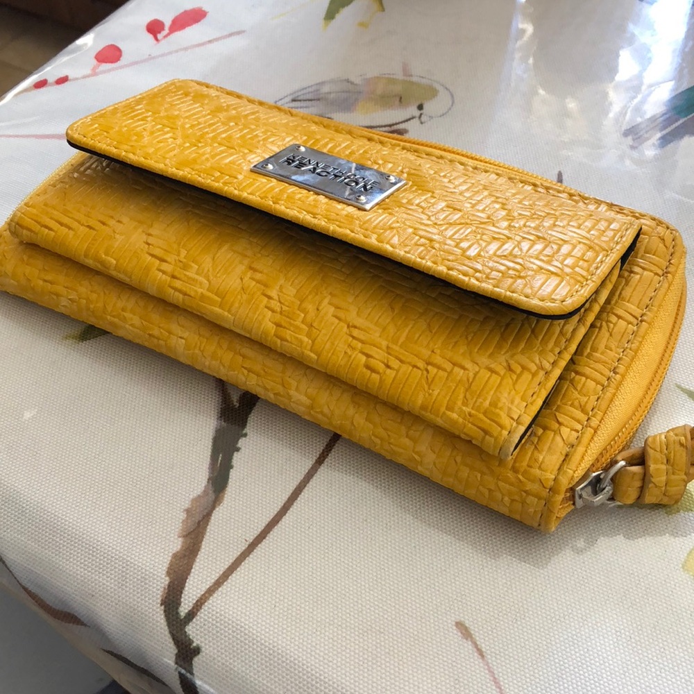 Kenneth Cole Reaction Mustard Wallet